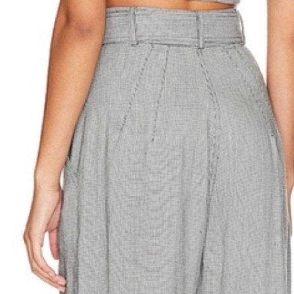 House of Harlow 1960 Pleated Front Wide Leg Houndstooth Trouser - Picture 6 of 12